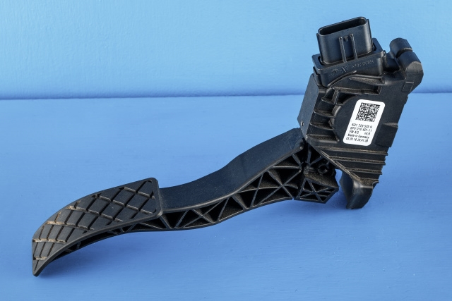 Pedal gass til VW Passat 2015-2019 (Fase 1) (B8) (B8) (HELLA|6PV 010 621-11|5Q1 723 503 H|)