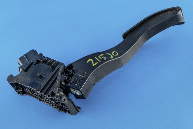 Pedal gass til VW Passat 2015-2019 (Fase 1) (B8) (B8) (HELLA|6PV 010 621-11|5Q1 723 503 H|)