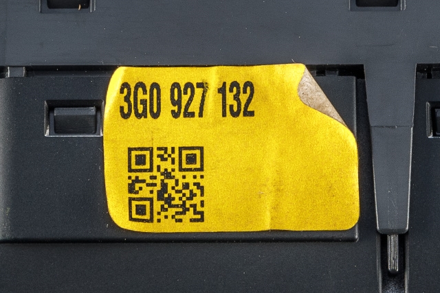 Bryter nødblink til VW Passat 2015-2019 (Fase 1) (B8) (B8) (VAG|3G0 927 132|)