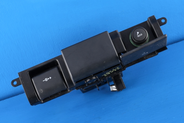 Dashbord askebeger til Land Rover Discovery, 2005-2009 (Type III) (LAND ROVER|FKB500012)