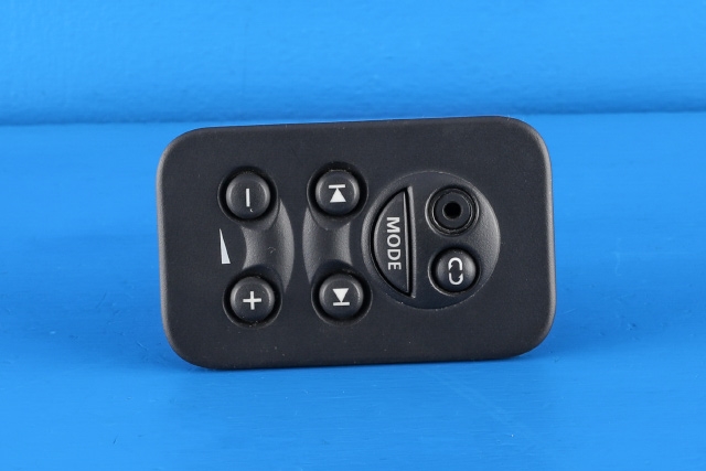 Bilstereo betjeningspanel til Land Rover Discovery, 2005-2009 (Type III) (FORD|5H22-18K909-AA)