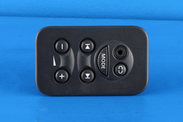 Bilstereo betjeningspanel til Land Rover Discovery, 2005-2009 (Type III) (FORD|5H22-18K909-AA)