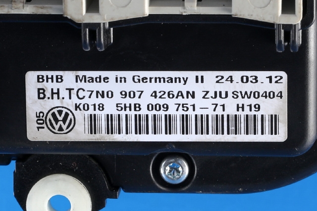 Varmeapparat betjening til VW Caddy 2010-2015 (Type III, Fase 2)  (HELLA|5HB 009 751-71|7N0 907 426 AN|)