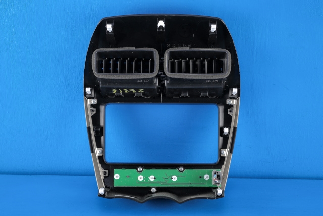 Dashbord friskluftdyse midtkonsoll til Peugeot 4008 2012-2017 (MITSUBISHI|8002A916XB|)