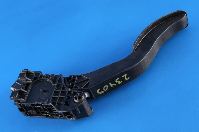 Pedal gass til VW E-Up 2013-2019  (HELLA|6PV 010 621-21|1S1 723 503 A|)