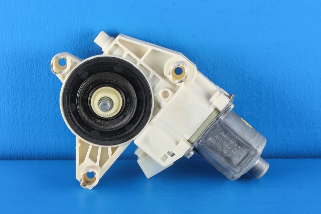 Ruteheis, kun motor, venstre bak til Mercedes E-Klasse 2013-2016 (Fase 2) (W212) (W212) (BOSCH|0 130 822 505|A 204 820 05 42|)