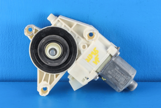 Ruteheis, kun motor, venstre foran til Mercedes E-Klasse 2009-2013 (Fase 1) (W212) (W212) (BOSCH|0 130 822 503|A 204 820 01 42|)