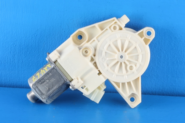 Ruteheis, kun motor, venstre foran til Mercedes E-Klasse 2009-2013 (Fase 1) (W212) (W212) (BOSCH|0 130 822 503|A 204 820 01 42|)