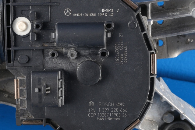 Viskermotor frontrute komplett m/overføring til Mercedes E-Klasse, Coupe/Cab 2009-2013 (Fase 1) (C207) (C207) (BOSCH|1 397 220 666|)