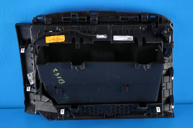 Hanskerom til Ford Edge 2016-2019  (FORD|EM2B-R06010-AU|)