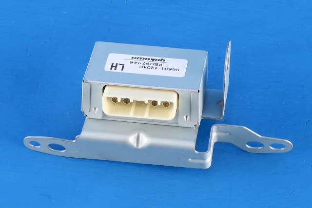 Antenne forsterker til Toyota RAV4, 2019-->> (Type V)  (TOYOTA|86681-42040)