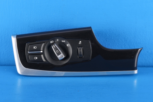 Bryter lys til BMW 5-Serie, 2010-2017 (F10/F11) (F10/F11) (BMW|9 192 744)