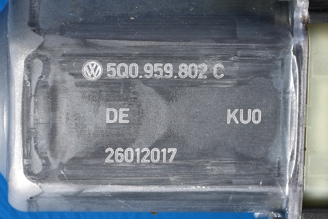 Ruteheis venstre foran til VW Touran 2015-2021 (Type II) (BOSCH|0 130 822 076|5Q0 959 802 C|)