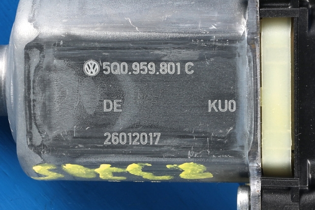 Ruteheis, kun motor, høyre foran til VW Touran 2015-2021 (Type II)  (BOSCH|0 130 822 077|5Q0 959 801 C|)