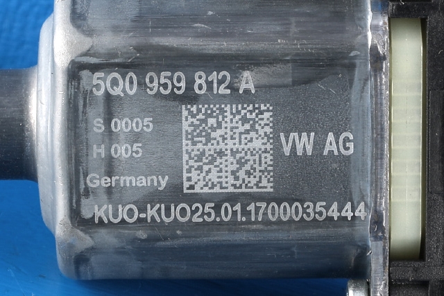 Ruteheis, kun motor, venstre bak til VW Touran 2015-2021 (Type II)  (BOSCH|0 130 822 724|5Q0 959 812 A|)