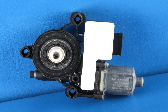 Ruteheis, kun motor, venstre bak til VW Touran 2015-2021 (Type II)  (BOSCH|0 130 822 724|5Q0 959 812 A|)