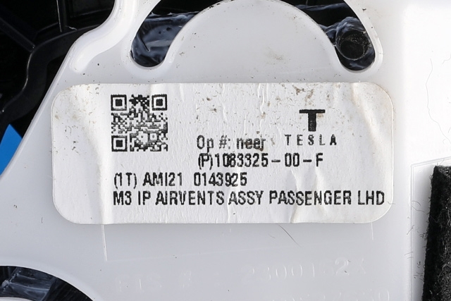 Dashbord friskluftdyse høyre til Tesla Model 3 2018-2023 (Fase 1)  (TESLA|1083325-00-F|)
