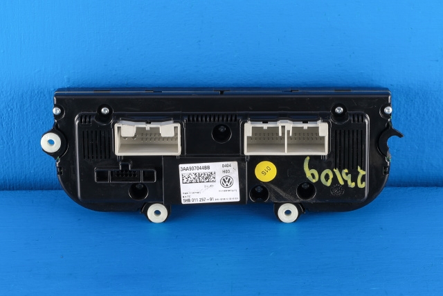 Varmeapparat betjening til VW Passat 2011-2015 (B7) (B7) (HELLA|5HB 011 257-91|3AA 907 044 BB|)