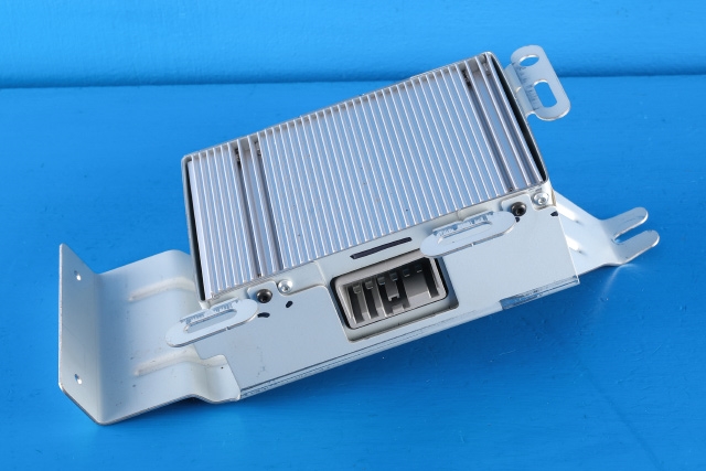 Bilstereo forsterker til Ford Edge, 2016-2019  (FORD|E1GT-19G317-BD)