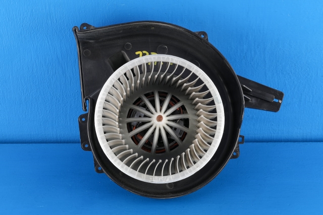 Varmeapparat motor til VW Polo, 2009-2014 (Type V, Fase 1)  (VAG|8EW 009 157-111)