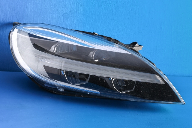 Frontlykt høyre full-LED til Volvo V40, 2012-2019  (VOLVO|31677023)