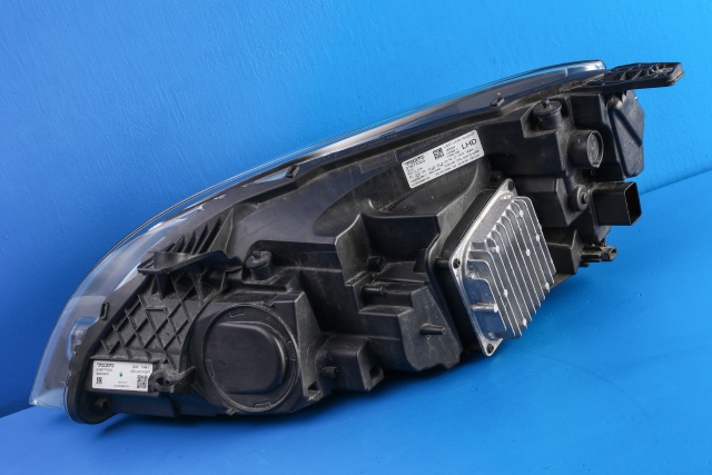 Frontlykt høyre full-LED til Volvo V40 2012-2019  (VOLVO|31677023|)
