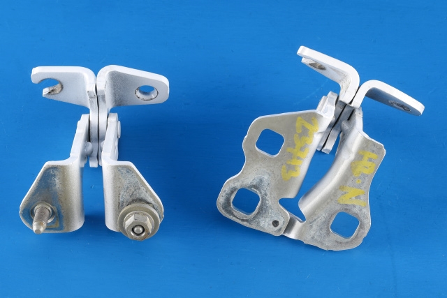 Dørhengsel høyre bak til Tesla Model 3 2018-2023 (Fase 1)  
