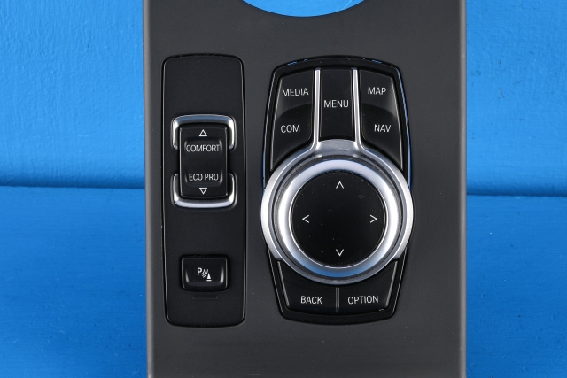 Bilstereo navigasjon betjeningspanel til BMW i3 2013-2022 (BMW|65.82-9 490 067|)