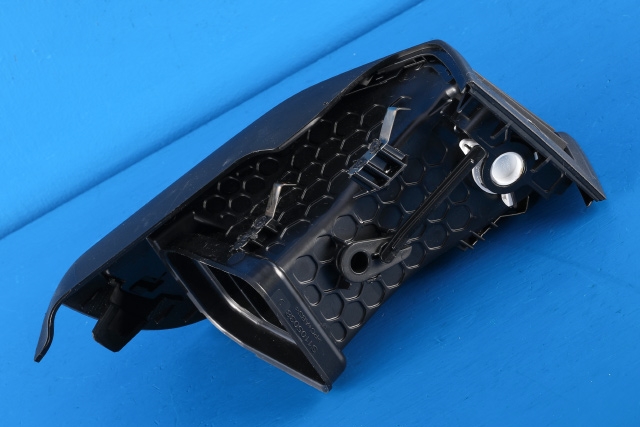 Dashbord friskluftdyse høyre til BMW i3 2013-2022  (BMW|9 283 003|)