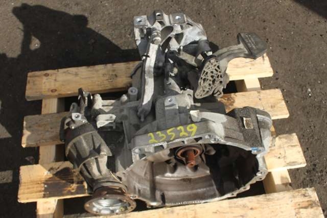 Girkasse manuell til VW Caddy 2010-2015 (Type III, Fase 2)  (MLV|)