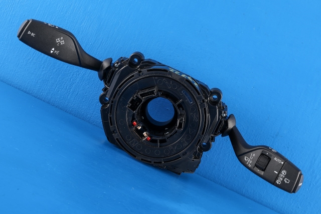 Bryter combi til BMW i3, 2013-2022  (BMW|6 833 434)