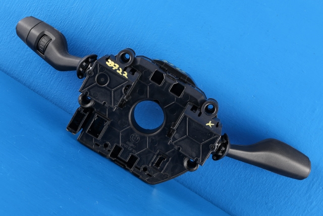 Bryter combi til BMW i3 2013-2022  (BMW|6 833 434|)