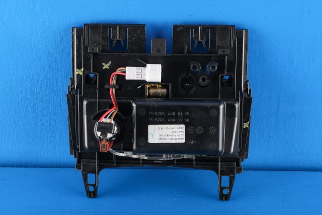 Dashbord myntrom til Mercedes E-Klasse 2009-2013 (Fase 1) (W212) (W212) (MERCEDES|A 204 680 13 50|)