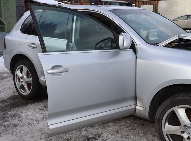 Dør høyre foran til Porsche Cayenne, 2002-2006 (Fase 1) (9PA) (9PA)