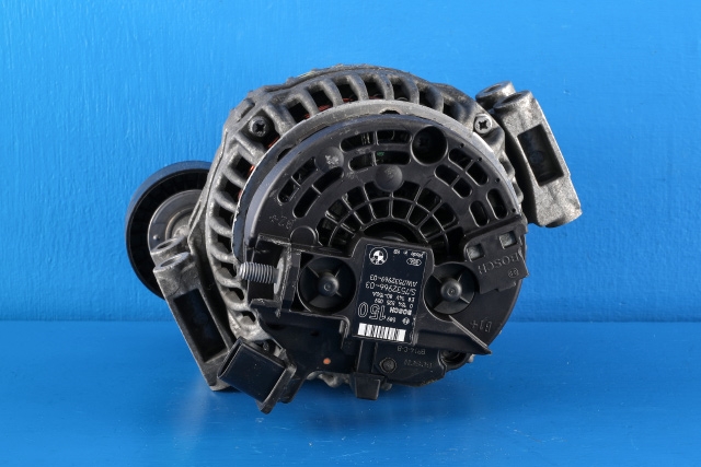 Dynamo til BMW 3-Serie 2005-2011 (E90/E91/E92/E93) (E90/E91/E92/E93) (BOSCH|0 124 525 059|7 532 966. 14 VOLT - 150 AMP|)