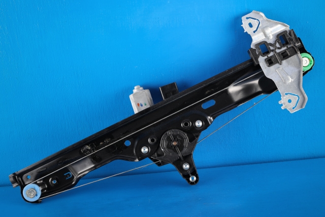 Ruteheis venstre foran til Nissan Qashqai 2014-2021 (Type II) (NISSAN|80701-4EA0C|)