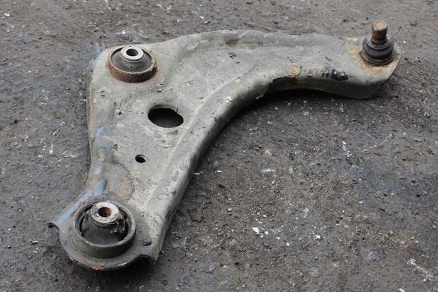 Bærebru høyre foran nedre til Nissan Qashqai, 2014-2021 (Type II)