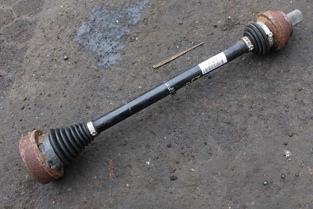 Drivaksel venstre bak, diesel/automat til VW Passat 2015-2019 (Fase 1) (B8) (B8) (VAG|3Q0 501 203 C|)
