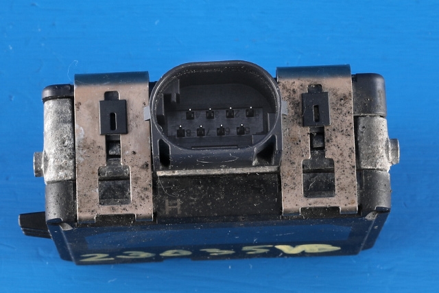 Sensor radar til VW Passat 2015-2019 (Fase 1) (B8) (B8) (BOSCH|0 203 300 684|3Q0 907 590 C|)