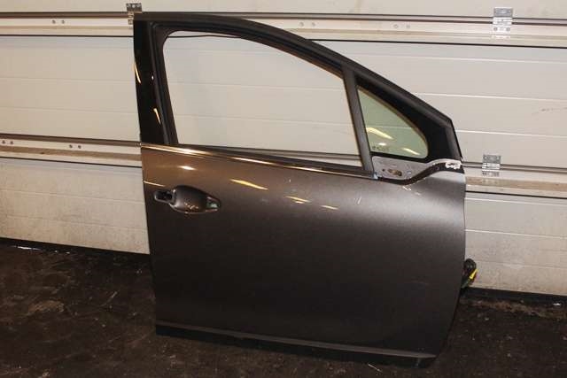 Dør høyre foran til Peugeot 2008, 2013-2019 (Type I)  