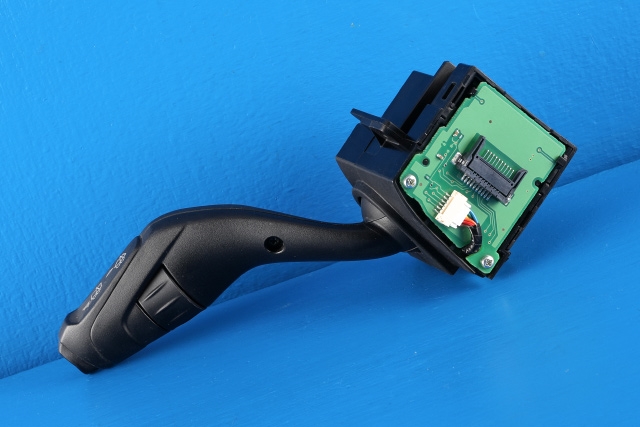 Bryter visker til Ford Focus 2011-2014 (Type III, Fase 1)  (FORD|AV6T-17A553-AC|)