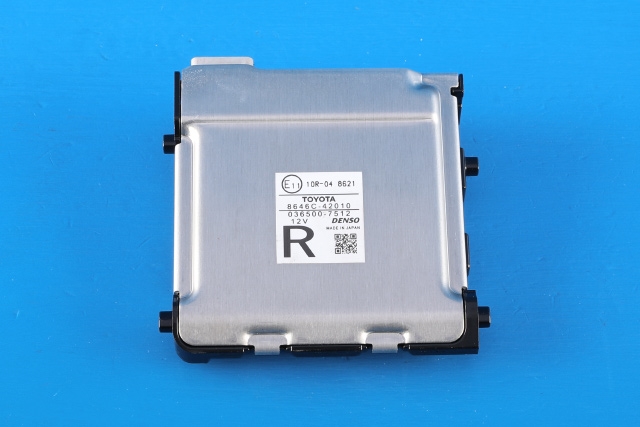 Parkeringskamera foran til Toyota RAV4 2016-2019 (Type IV, Fase 2)  (TOYOTA|8646C-42010|)