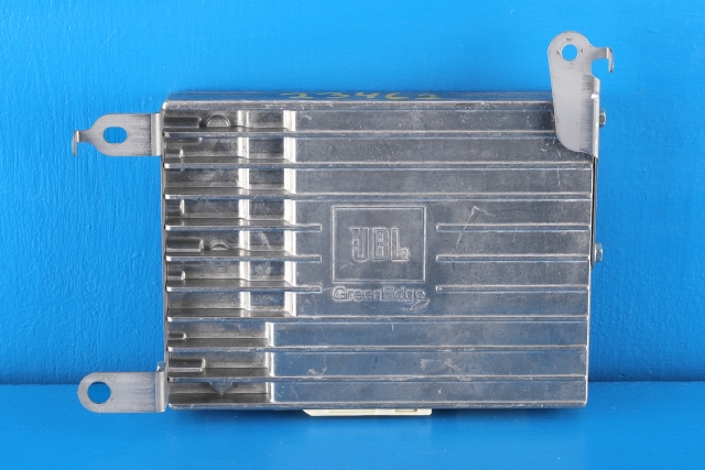 Bilstereo forsterker til Toyota RAV4 2016-2019 (Type IV, Fase 2)  (TOYOTA|86280-42050|)