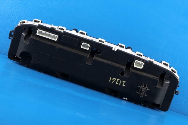 Instrumentpanel til Toyota Prius +7 2012-2020 (Type III) (stasjonsvogn) (stasjonsvogn) (TOYOTA|83800-47841|)