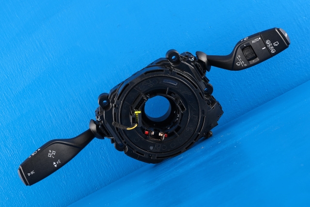 Bryter combi til BMW i3, 2013-2022  (BMW|6 833 434)
