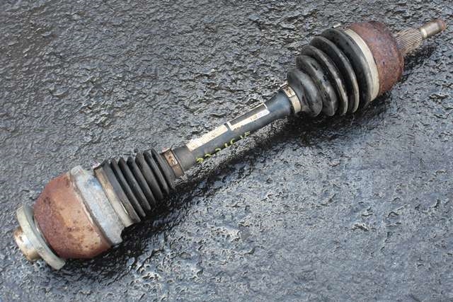 Drivaksel venstre foran, diesel/manuell til VW Transporter / Caravelle 2009-2015 (Fase 2) (T5) (T5) (VAG|7E0 407 271 E|)
