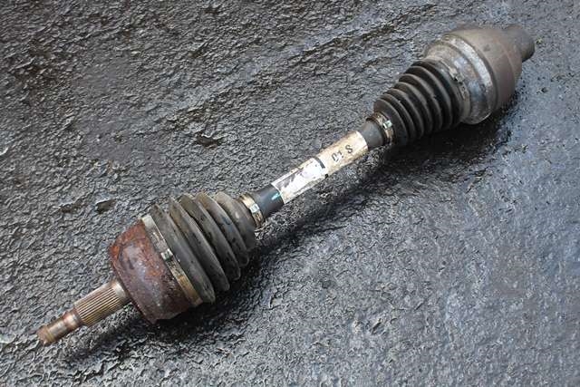 Drivaksel høyre foran, diesel/manuell til VW Transporter / Caravelle 2009-2015 (Fase 2) (T5) (T5) (VAG|7E0 407 272 K|)