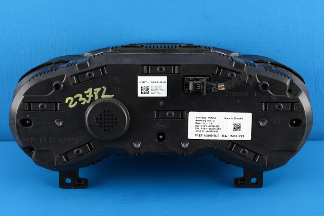 Instrumentpanel til Ford Focus 2014-2018 (Type III, Fase 2)  (FORD|F1ET-10849-BJE|)