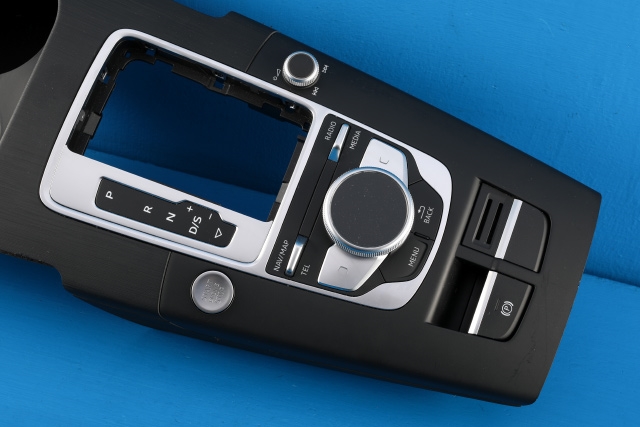 Bilstereo navigasjon betjeningspanel til Audi A3 2016-2020 (Type III, Fase 2)  (VAG|8V0 919 614 BK|)