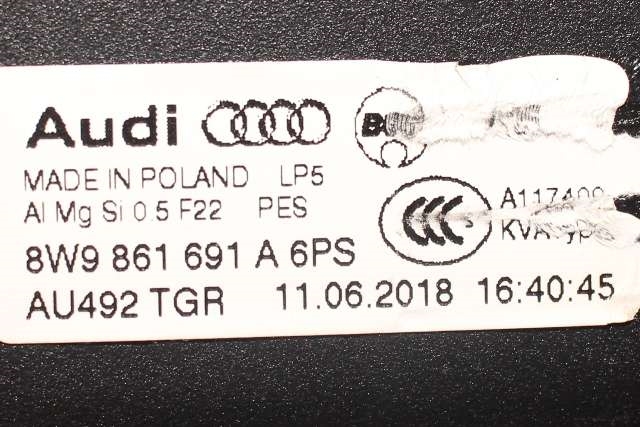 Bagasjerom rollon til Audi RS4 2018-->> (VAG|8W9 861 691 A|)